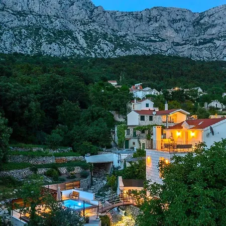 Didovina Mit Pool Und Meerblick Tučepi
