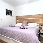 Didovina Mit Pool Und Meerblick Villa Tučepi