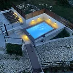 Didovina Mit Pool Und Meerblick * Tučepi