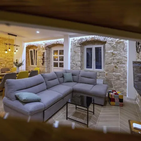 Didovina Mit Pool Und Meerblick * 투체피