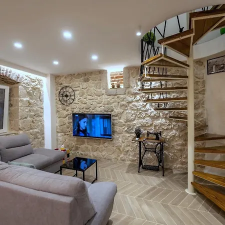 펜션 Didovina Mit Pool Und Meerblick 투체피