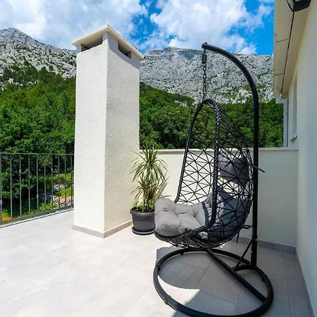 Didovina Mit Pool Und Meerblick * Tučepi