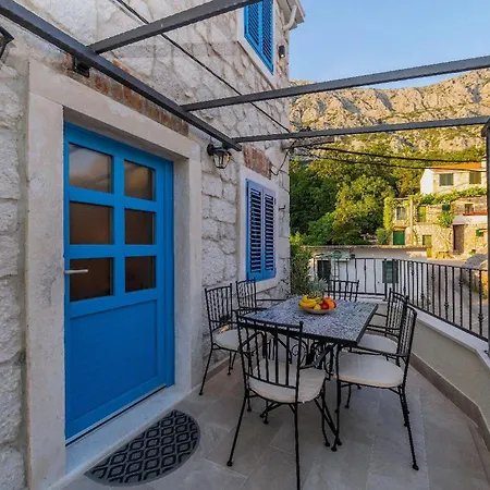 Didovina Mit Pool Und Meerblick 투체피