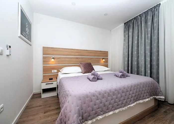 펜션 Didovina Mit Pool Und Meerblick 투체피