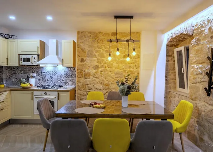 Didovina Mit Pool Und Meerblick * 투체피