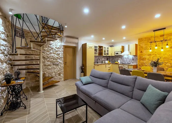 Didovina Mit Pool Und Meerblick 투체피