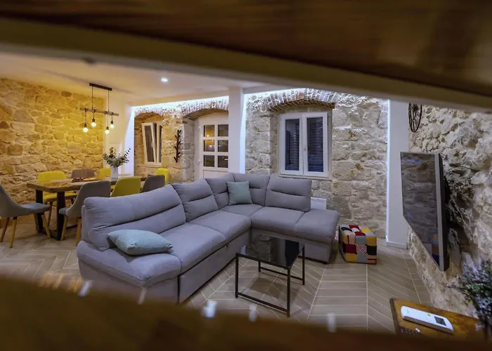 Didovina Mit Pool Und Meerblick * 투체피