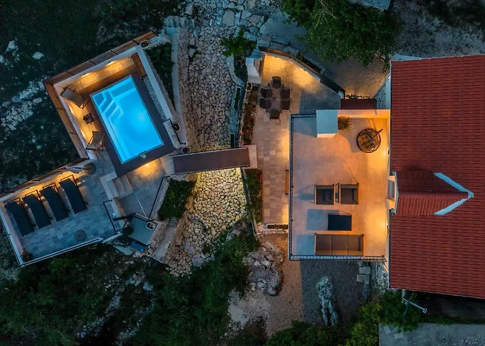 Didovina Mit Pool Und Meerblick